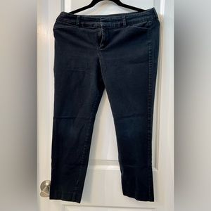 Old Navy Pixie Ankle Pants in Navy, Size 10